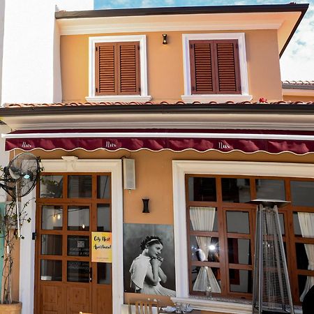 City Nest Shkodër エクステリア 写真