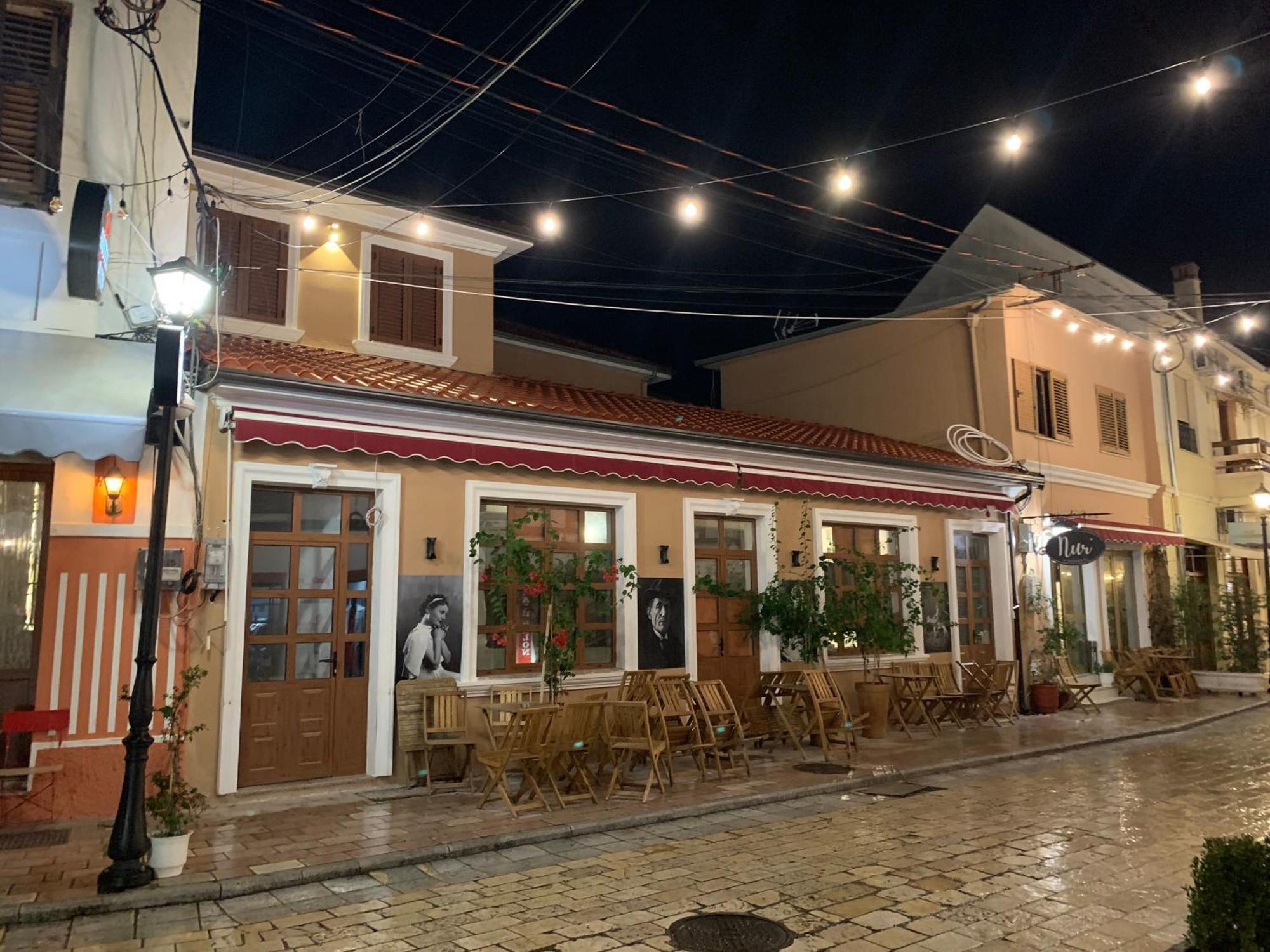 City Nest Shkodër エクステリア 写真