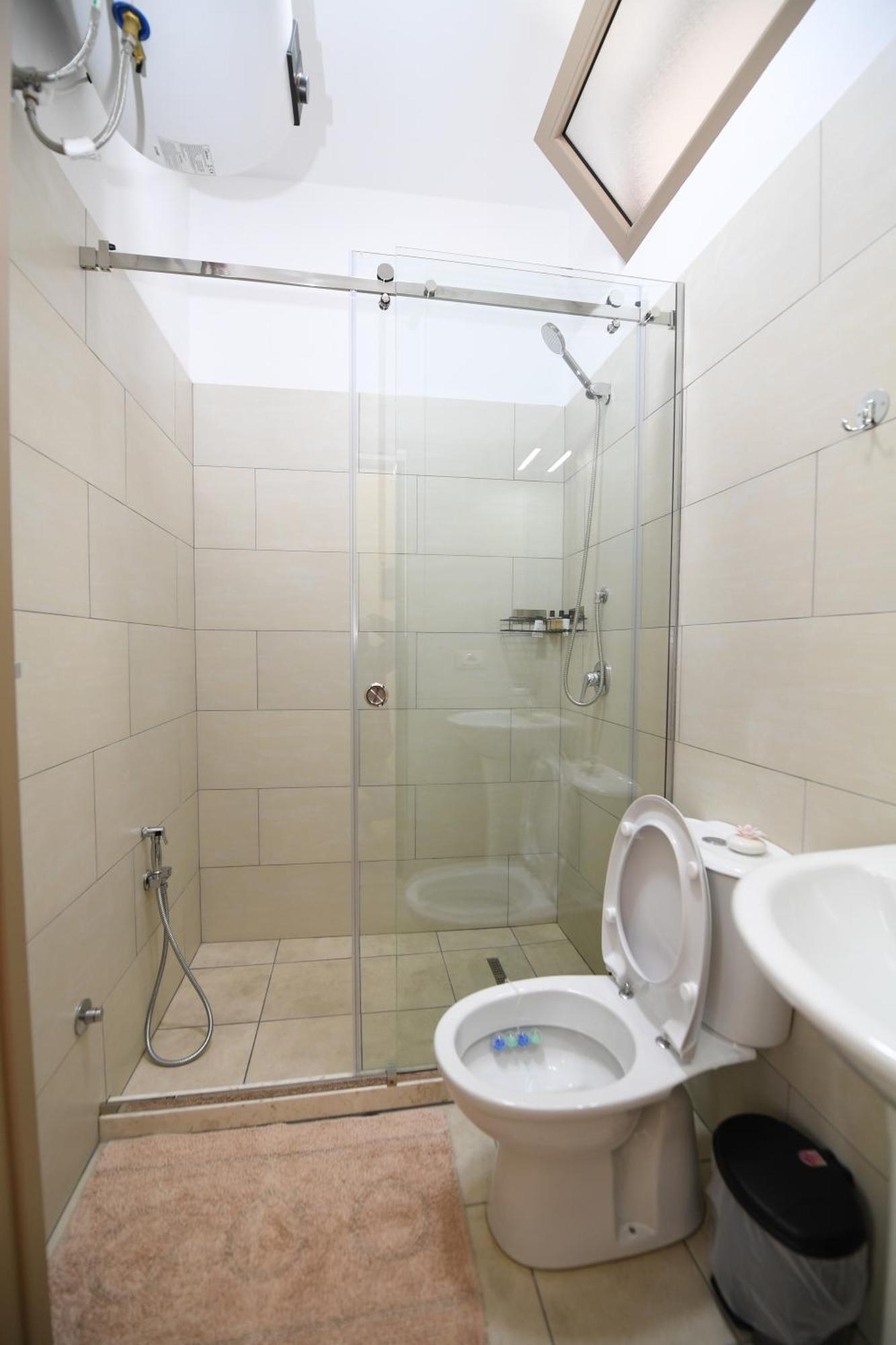 City Nest Shkodër エクステリア 写真
