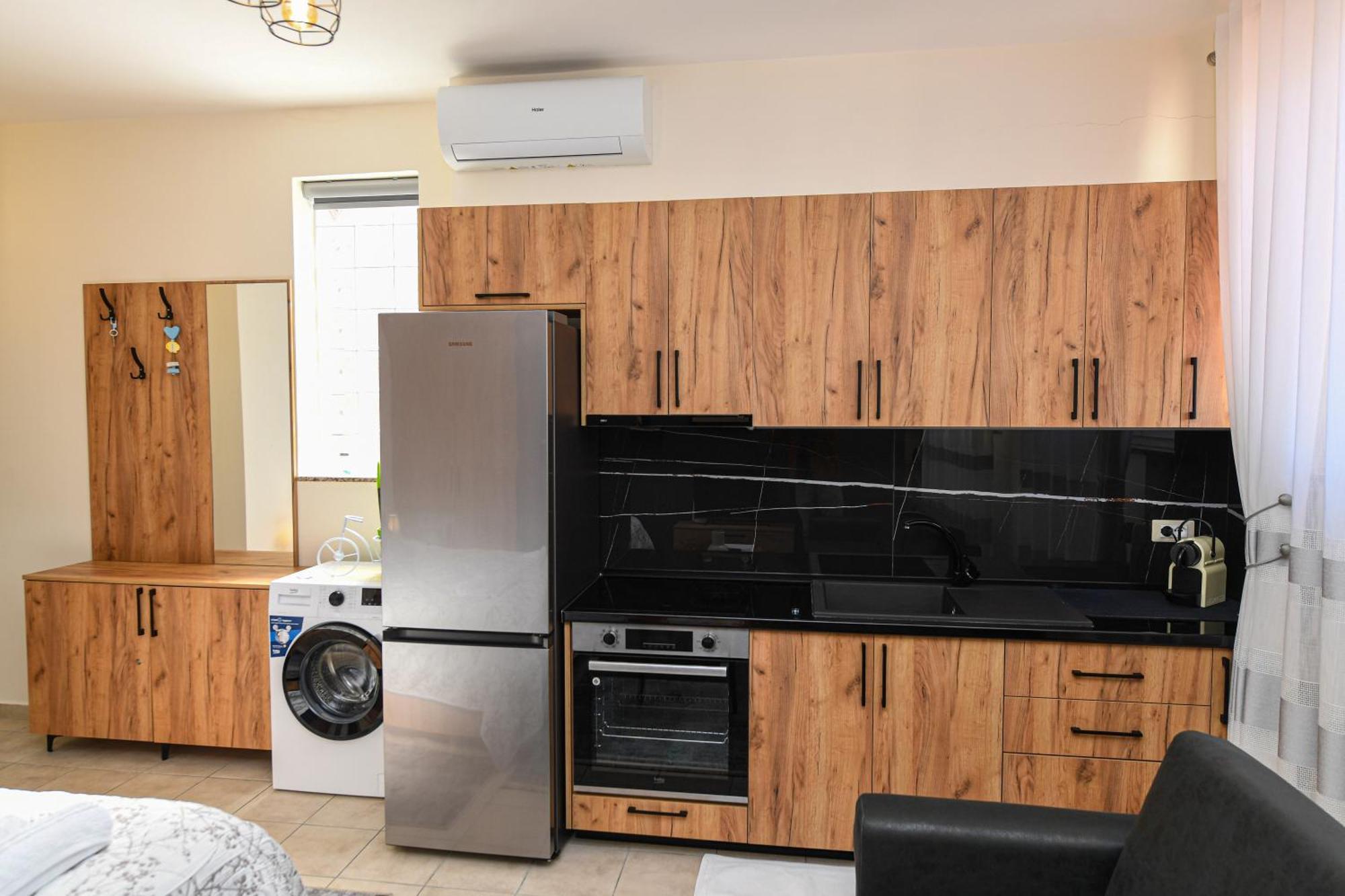 City Nest Shkodër エクステリア 写真